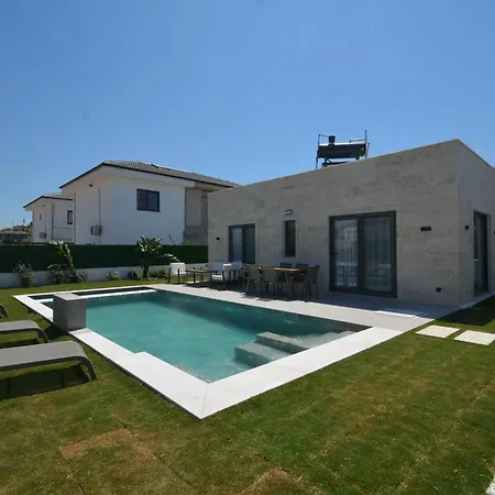 Kaura Villalari Villa